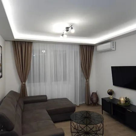 Andreas Lux Apartment *