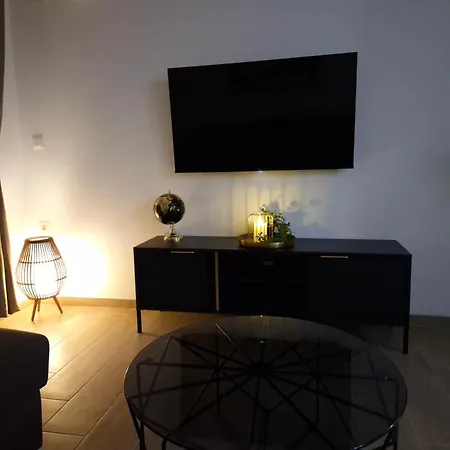 Andreas Lux Apartment Nis